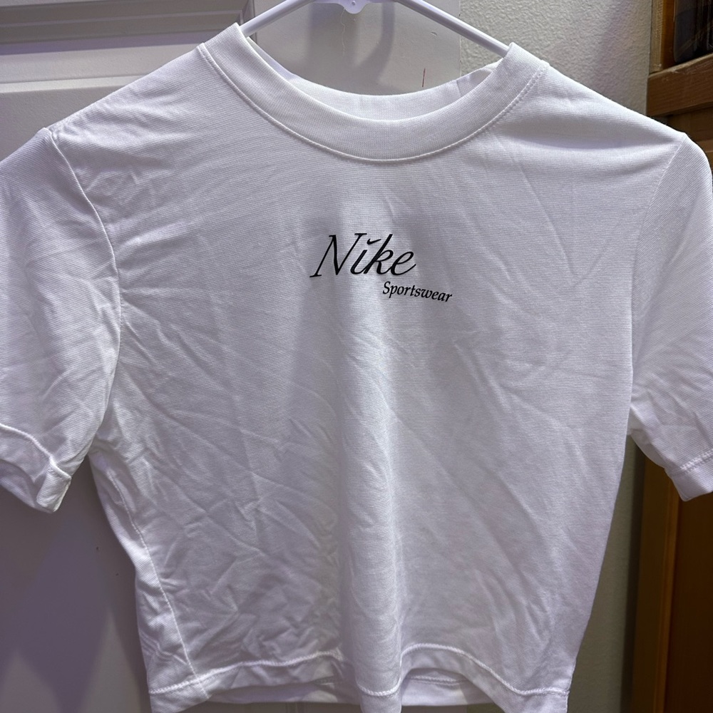 Nike T-Shirt, never worn w/o tags